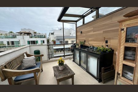 Apartamento à venda com 155m², 4 quartos e 3 vagasVaranda