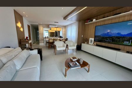 Apartamento à venda com 155m², 4 quartos e 3 vagasSala