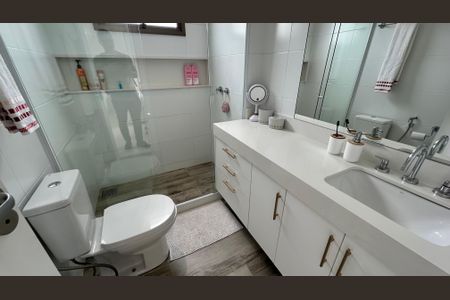 Apartamento à venda com 155m², 4 quartos e 3 vagasBanheiro da Suíte 2