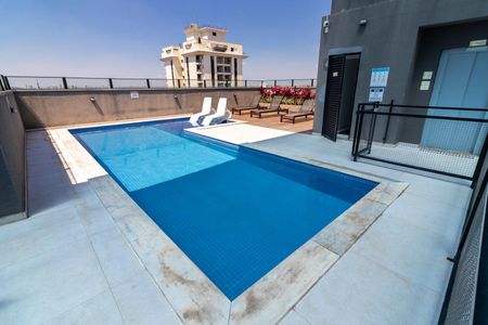 Apartamento à venda com 26m², 1 quarto e sem vaga Apartamento à venda com 26m², 1 quarto e sem vagaÁrea comum - Piscina