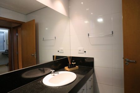 Apartamento à venda com 200m², 4 quartos e 3 vagas Apartamento à venda com 200m², 4 quartos e 3 vagasBanheiro