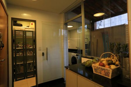 Apartamento à venda com 200m², 4 quartos e 3 vagas Apartamento à venda com 200m², 4 quartos e 3 vagasCozinha