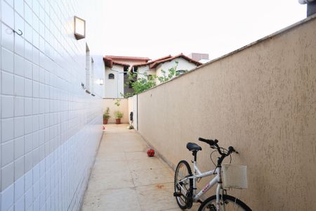 Apartamento à venda com 200m², 4 quartos e 3 vagas Apartamento à venda com 200m², 4 quartos e 3 vagasÁrea externa