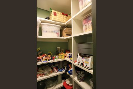 Apartamento à venda com 200m², 4 quartos e 3 vagas Apartamento à venda com 200m², 4 quartos e 3 vagasDespensa