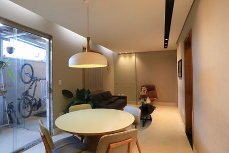 Sala de apartamento à venda com 4 quartos, 200m² em Sagrada Família, Belo Horizonte