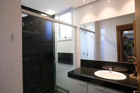 Apartamento à venda com 200m², 4 quartos e 3 vagas Apartamento à venda com 200m², 4 quartos e 3 vagasBanheiro