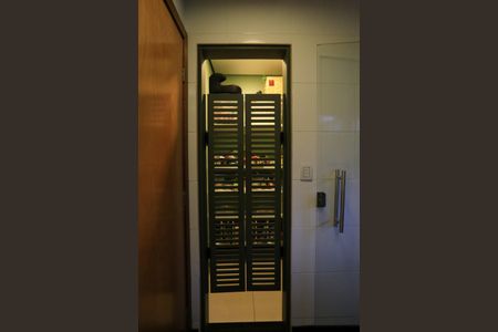 Apartamento à venda com 200m², 4 quartos e 3 vagas Apartamento à venda com 200m², 4 quartos e 3 vagasDespensa