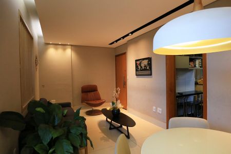 Apartamento à venda com 200m², 4 quartos e 3 vagas Apartamento à venda com 200m², 4 quartos e 3 vagasSala