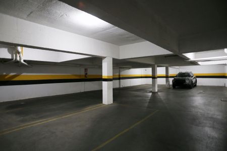 Apartamento à venda com 200m², 4 quartos e 3 vagas Apartamento à venda com 200m², 4 quartos e 3 vagasGaragem