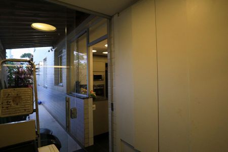 Apartamento à venda com 200m², 4 quartos e 3 vagas Apartamento à venda com 200m², 4 quartos e 3 vagasÁrea de Serviço