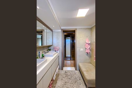 Apartamento à venda com 155m², 3 quartos e 4 vagasBanheiro da Suíte 1