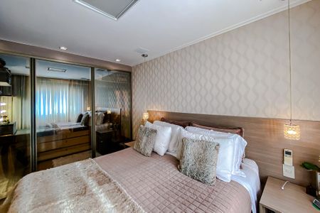 Apartamento à venda com 155m², 3 quartos e 4 vagasSuíte 1