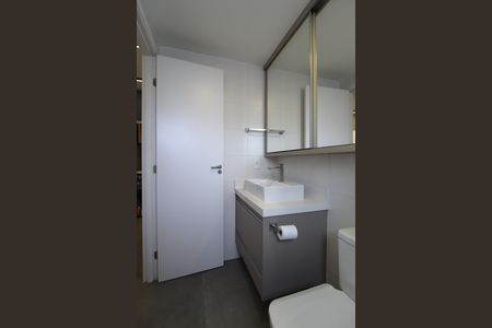 Banheiro  de kitnet/studio para alugar com 1 quarto, 30m² em Vila Olímpia, São Paulo
