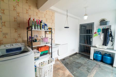 Casa à venda com 186m², 3 quartos e 2 vagas Casa à venda com 186m², 3 quartos e 2 vagasLavanderia