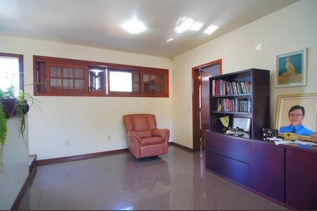 Casa para alugar com 493m², 6 quartos e 3 vagasEscritório