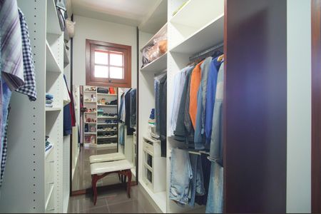 Casa para alugar com 493m², 6 quartos e 3 vagasCloset da suíte 3