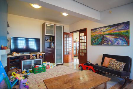 Sala 2 de casa para alugar com 6 quartos, 493m² em Rincão, Novo Hamburgo