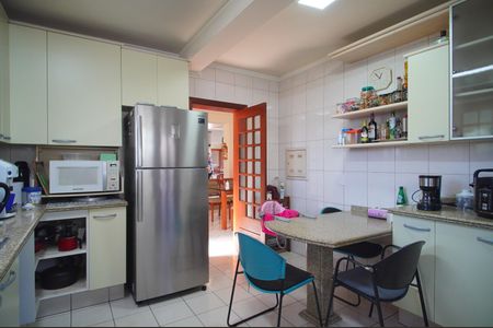 Casa para alugar com 493m², 6 quartos e 3 vagasCozinha 2