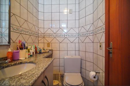 Casa para alugar com 493m², 6 quartos e 3 vagasBanheiro 1