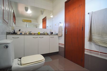 Casa para alugar com 493m², 6 quartos e 3 vagasBanheiro da Suíte 3