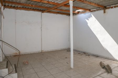 Casa à venda com 98m², 2 quartos e 1 vaga Casa à venda com 98m², 2 quartos e 1 vagaÁrea de Serviço e Quintal