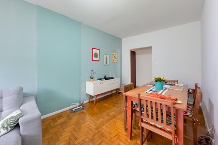 Apartamento à venda com 73m², 2 quartos e 1 vaga Apartamento à venda com 73m², 2 quartos e 1 vagaSala