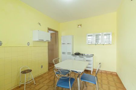 Casa à venda com 250m², 2 quartos e 4 vagas