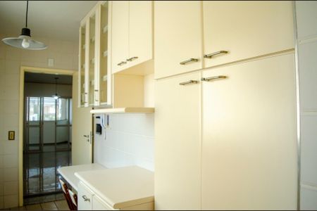 Apartamento para alugar com 98m², 3 quartos e 1 vagaÁrea de Serviço