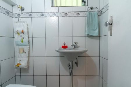 Casa à venda com 143m², 2 quartos e 2 vagasLavabo