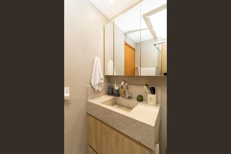 Apartamento à venda com 78m², 2 quartos e 2 vagas Apartamento à venda com 78m², 2 quartos e 2 vagasBanheiro da Suíte