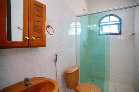 Banheiro de casa para alugar com 1 quarto, 23m² em Piratininga, Niterói