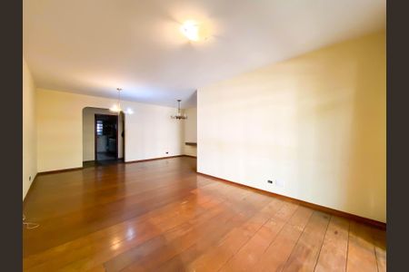 Apartamento para alugar com 139m², 4 quartos e 3 vagasSala