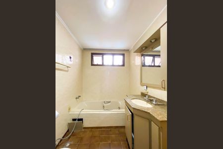 Apartamento para alugar com 139m², 4 quartos e 3 vagasBanheiro da Suíte