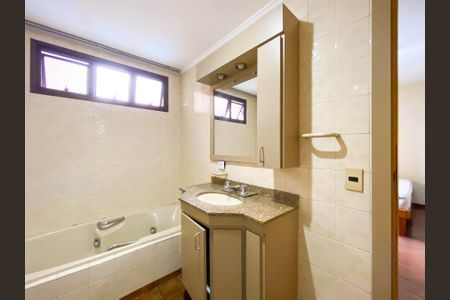 Apartamento para alugar com 139m², 4 quartos e 3 vagasBanheiro da Suíte