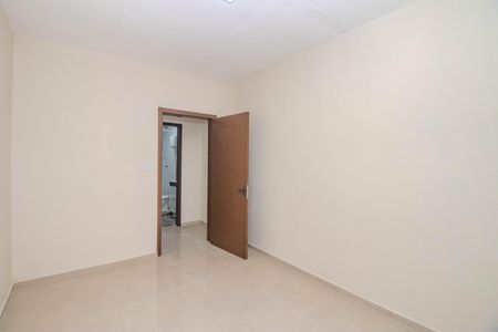 Quarto de apartamento para alugar com 1 quarto, 48m² em Rubem Berta, Porto Alegre