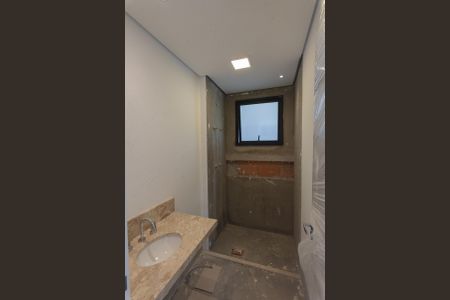 Apartamento à venda com 68m², 2 quartos e 2 vagas Apartamento à venda com 68m², 2 quartos e 2 vagasBanheiro da Suíte