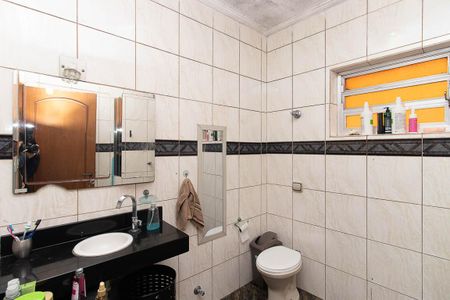 Casa à venda com 250m², 4 quartos e 2 vagas Casa à venda com 250m², 4 quartos e 2 vagasBanheiro Social