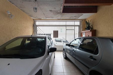 Casa à venda com 250m², 4 quartos e 2 vagas Casa à venda com 250m², 4 quartos e 2 vagasGaragem