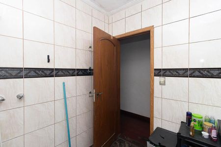 Casa à venda com 250m², 4 quartos e 2 vagas Casa à venda com 250m², 4 quartos e 2 vagasBanheiro Social