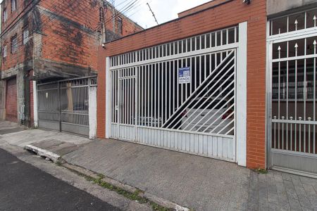 Casa à venda com 250m², 4 quartos e 2 vagas Casa à venda com 250m², 4 quartos e 2 vagasFachada