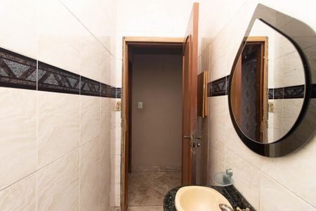 Casa à venda com 250m², 4 quartos e 2 vagas Casa à venda com 250m², 4 quartos e 2 vagasLavabo