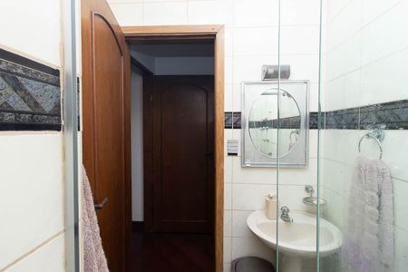 Casa à venda com 250m², 4 quartos e 2 vagas Casa à venda com 250m², 4 quartos e 2 vagasBanheiro da Suíte