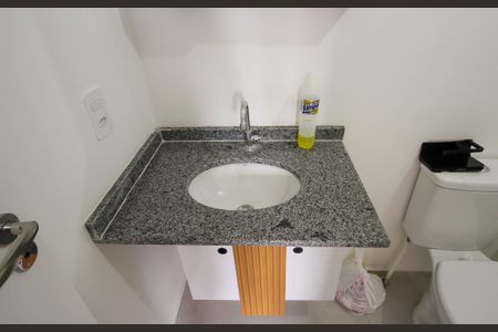 Apartamento para alugar com 37m², 2 quartos e sem vaga Apartamento para alugar com 37m², 2 quartos e sem vagaBanheiro Social