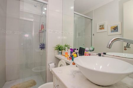 Apartamento à venda com 74m², 3 quartos e 1 vaga Apartamento à venda com 74m², 3 quartos e 1 vagaBanheiro Social