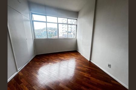 Apartamento à venda com 65m², 2 quartos e 1 vaga