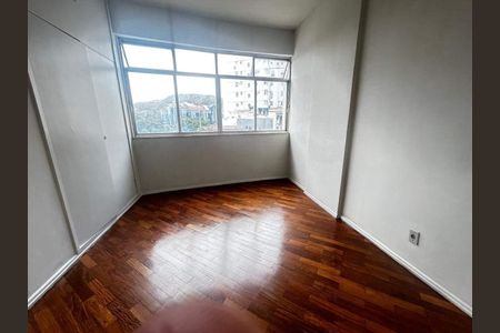 Apartamento à venda com 65m², 2 quartos e 1 vaga