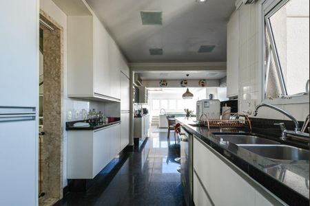 Apartamento à venda com 268m², 5 quartos e 4 vagas