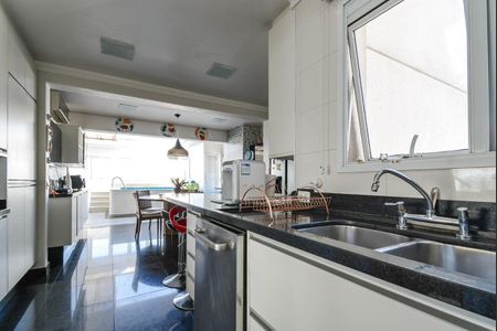 Apartamento à venda com 268m², 5 quartos e 4 vagas