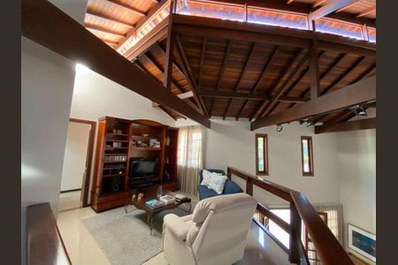 Casa à venda com 4 quartos, 295m² em Itaipu, Niterói