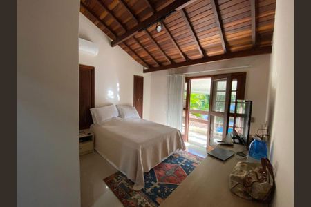 Casa à venda com 4 quartos, 295m² em Itaipu, Niterói